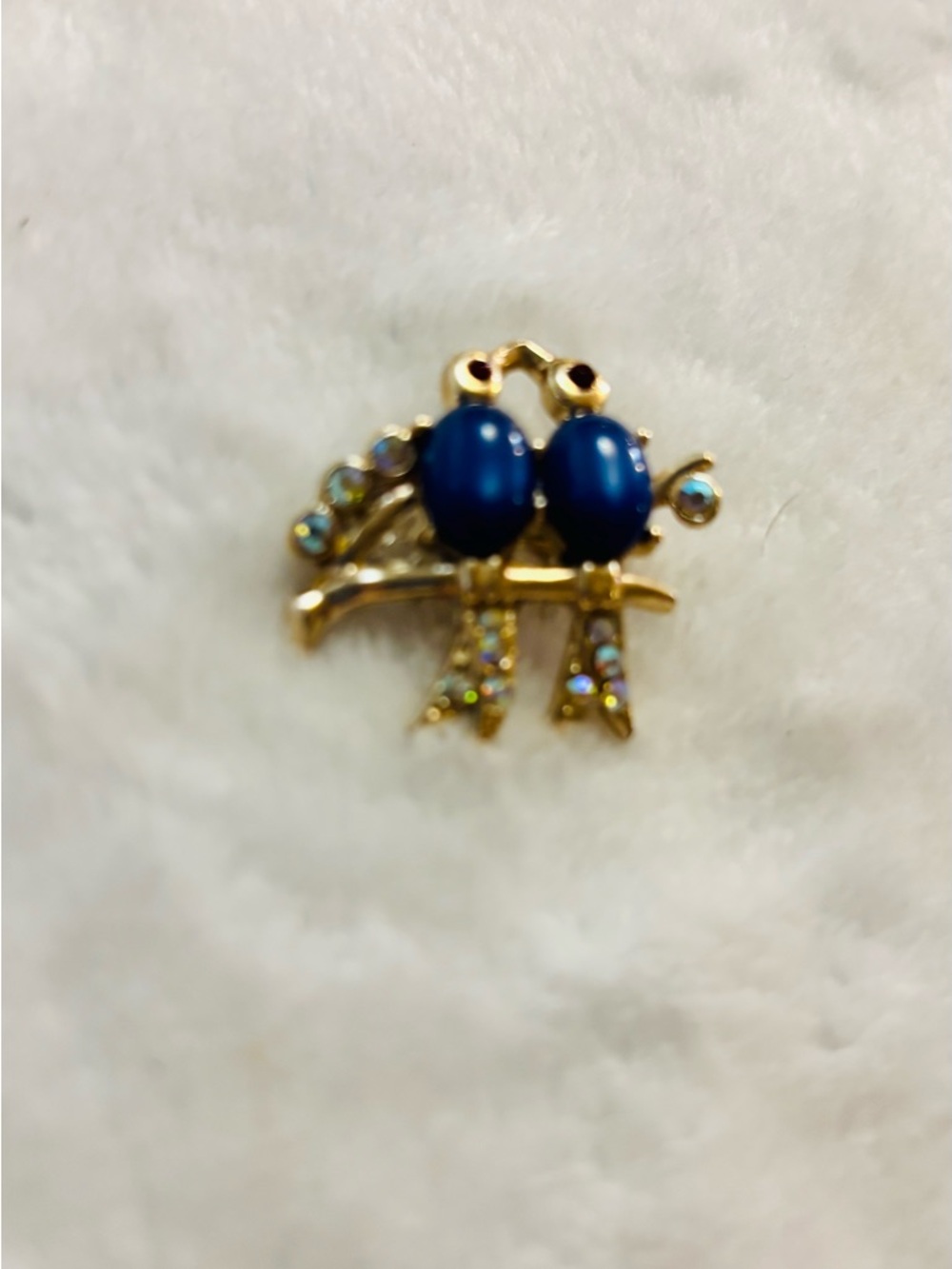 Brooch Gold-Tone Bluebirds Brooch Aurora Crystal Accents NWOT